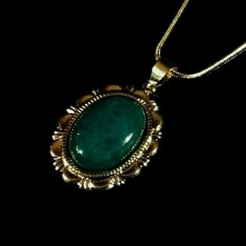 Handmade Green Mountain Jade Oval Gemstone Pendant Necklace 18K Gold Plated